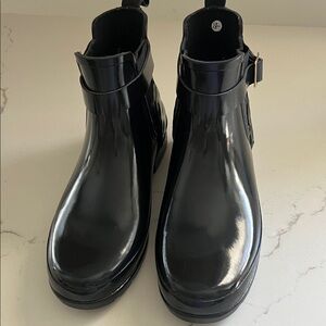 Hunter Black Gloss Chelsea Rain Boots NWT